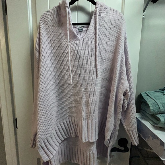 Light purple sweater - Picture 2 of 3